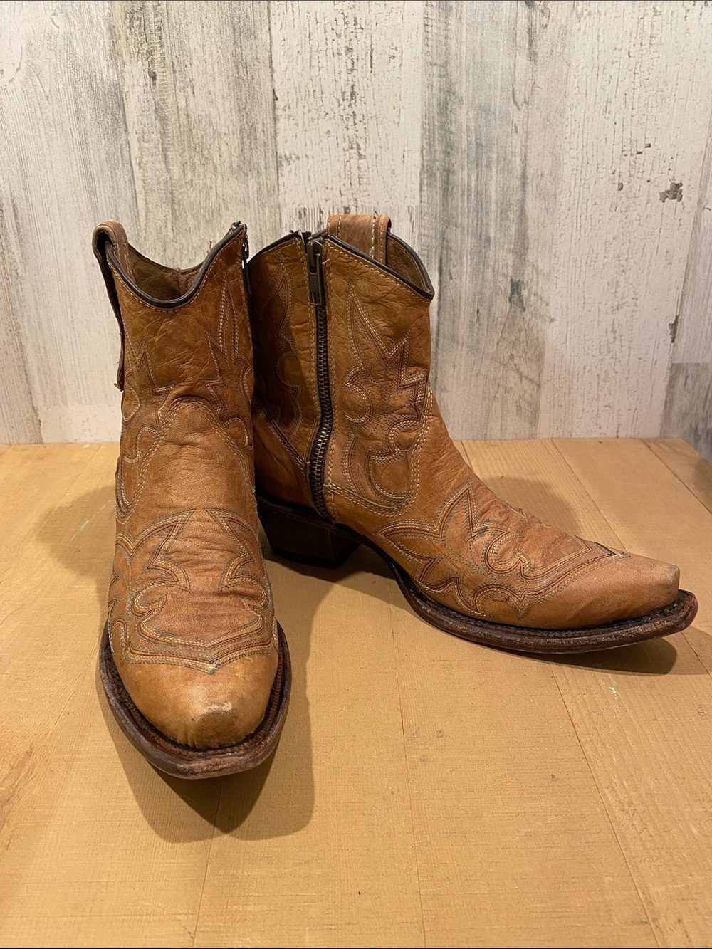 Circle G Women's Tan Leather Western Heeled Ankle Boots
